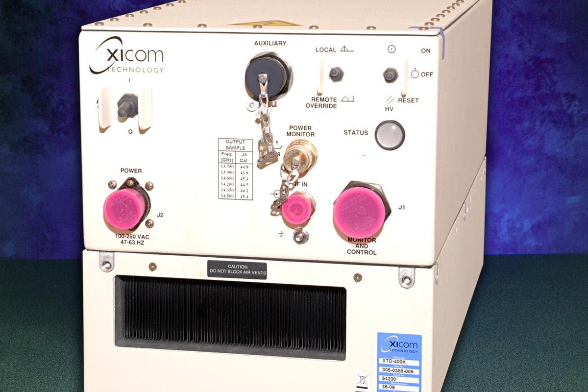Xicom XTD-400K Ku-Band 400 W HPA